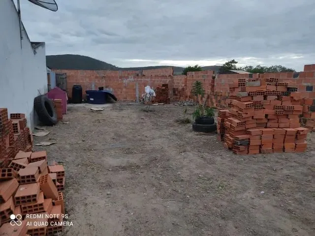 Imagem: A casa possui 2 Dormitórios, 1 Banheiro, 1 Vaga na