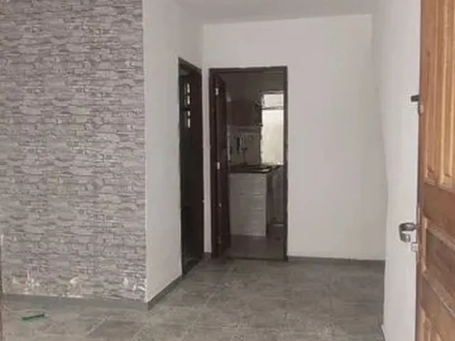 Imagem: Alugo Casa de Vila em del Castilho