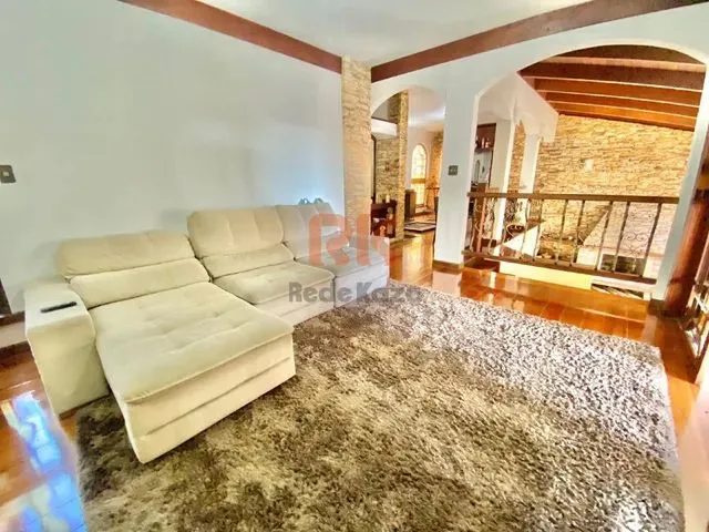 Imagem: Casa para Aluguel, 5 Quartos, 2 Suítes