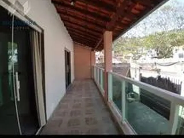 Imagem: Casa Aconchegante Num Bairro Residencial