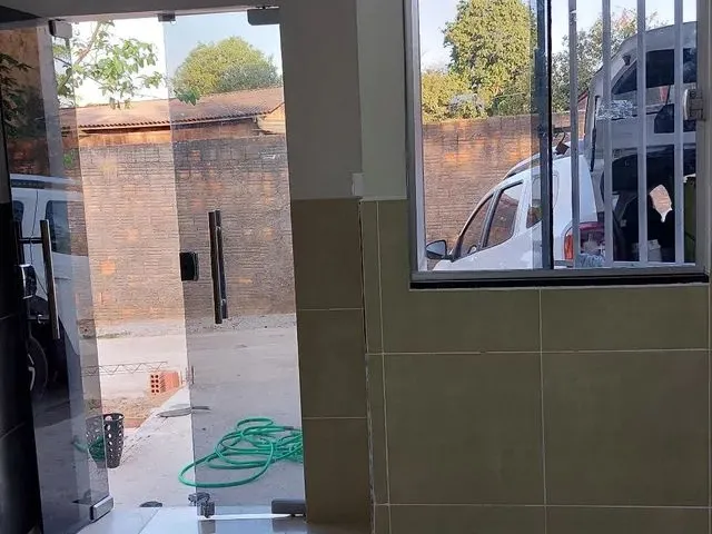 Imagem: A kitnet possui 1 Dormitório, 1 Banheiro, 1 Vaga na