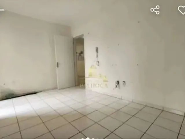 Imagem: O apartamento possui 2 Dormitórios, 1 Banheiro, 1 Vaga na