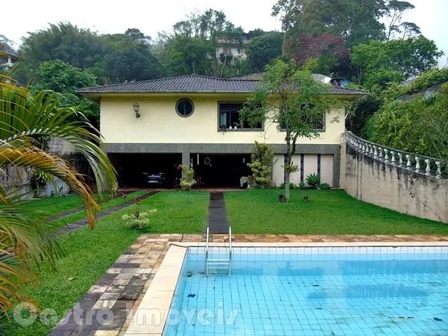 Imagem: Quitandinha Vendo Bela Casa com Piscina