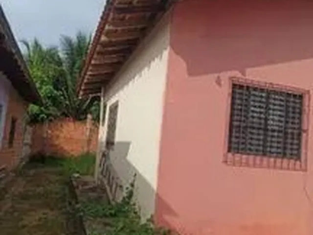 Imagem: A casa possui 2 Dormitórios, 1 Banheiro, 1 Vaga na