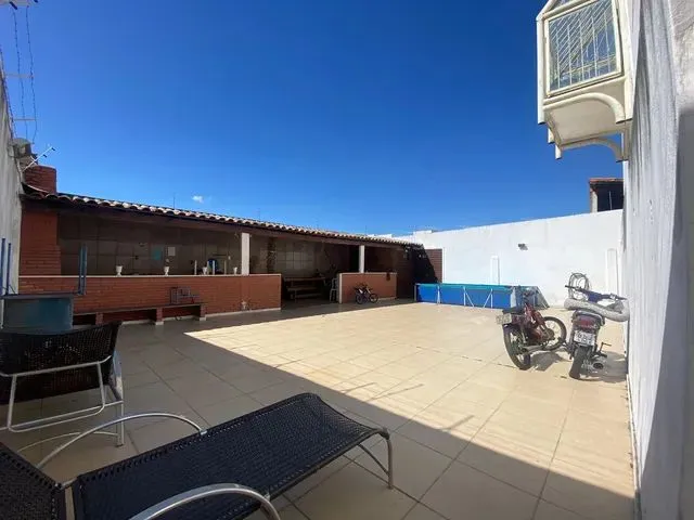 Imagem: Casa com 4 Quartos, 1 Suíte, Quintal e