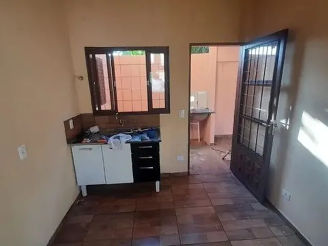 Imagem 5: Casa Bairro Tijuca de 2 Quartos e Etc com Varanda e Garagem Coberta em Condominio