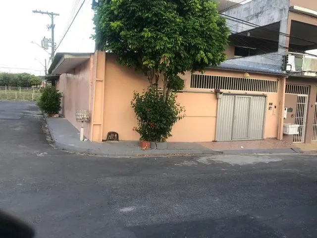 Imagem: Casa de Esquina com 3 Quartos em Nova Cidade