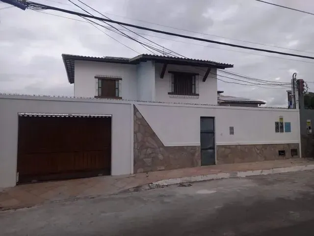 Imagem: Sobrado para Aluguel com 4 Quartos no Centro