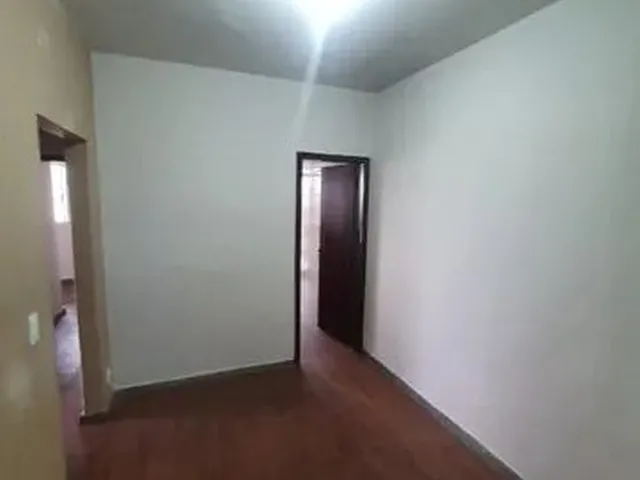 Imagem 2: Apartamento de Três Quartos com Uma Suíte