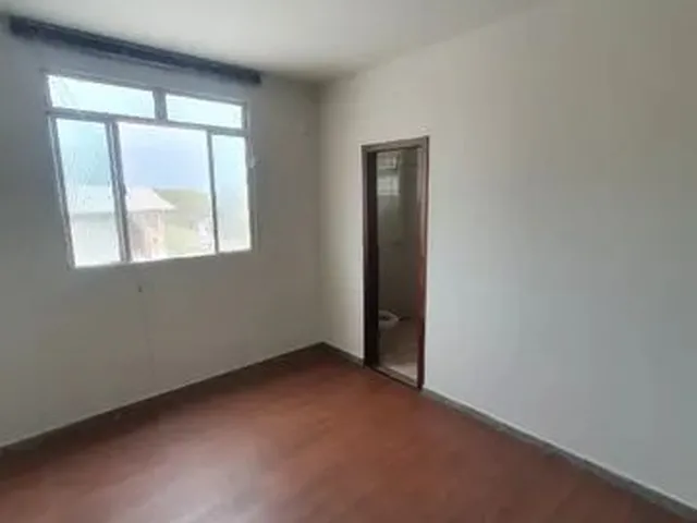 Imagem 7: Apartamento de Três Quartos com Uma Suíte