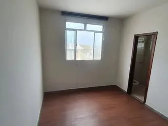 Imagem 5: Apartamento de Três Quartos com Uma Suíte