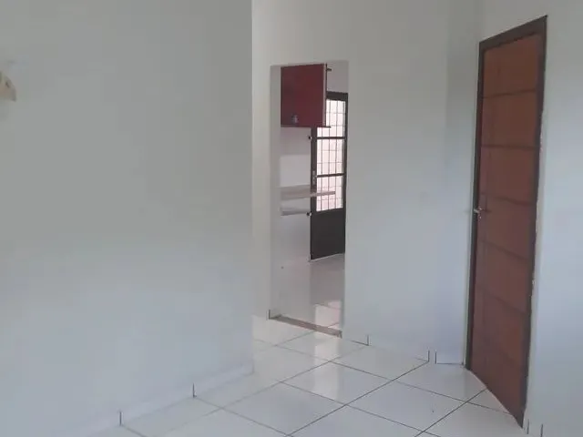 Imagem 2: Casa com Suíte e Closet