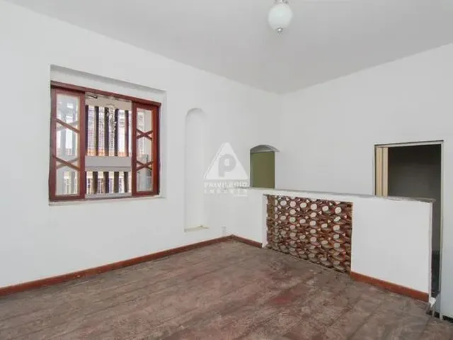 Imagem: Casa À Venda, 4 Quartos, 2 Suítes, Tijuca