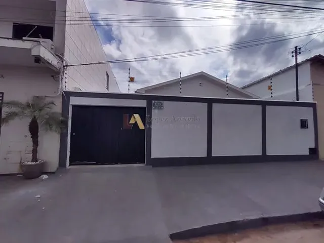Imagem: A casa possui 3 Dormitórios, 1 Suíte, 2 Banheiros, 3