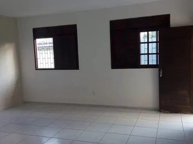 Imagem 4: Alugo Excelente Casa com Piscina e Jardim em Capim Macio