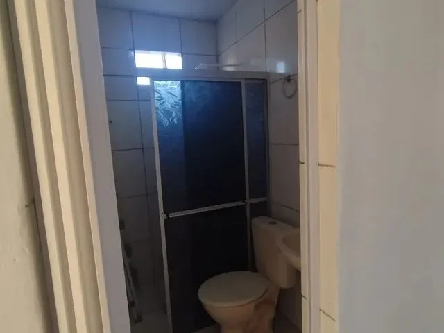 Imagem 6: Casa. Área de serviço, 1 Banheiroe2 Dormitórios