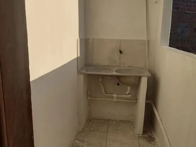 Imagem 7: Casa. Área de serviço, 1 Banheiroe2 Dormitórios