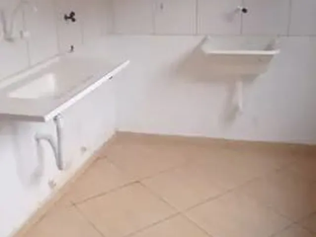 Imagem: Alugo Kitnet 700 Água Luz Incluso
