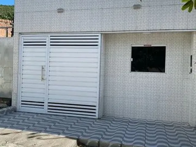Imagem: A casa possui 2 Dormitórios, 1 Suíte, 2 Banheiros, 1 Vaga