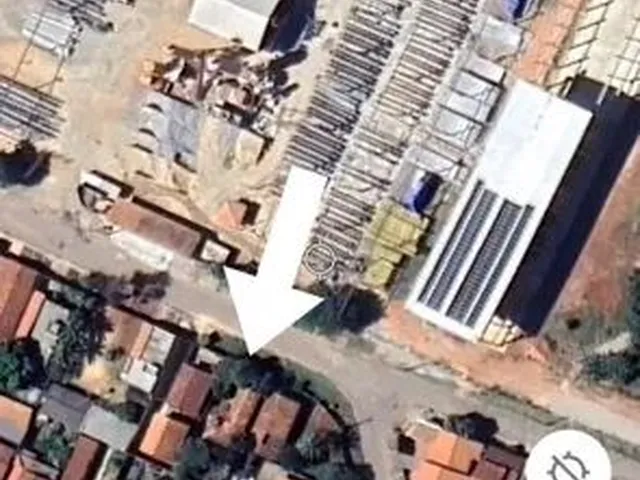 Imagem: A casa possui 3 Dormitórios, 1 Banheiro, 3 Vagas na