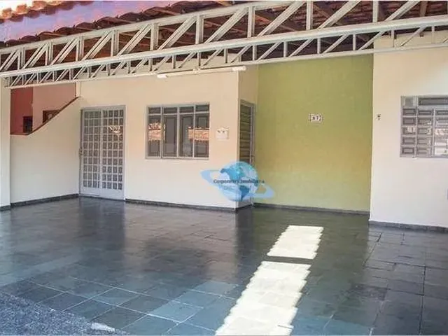 Imagem: Casa À Venda com 3 Dormitórios - Condomínio