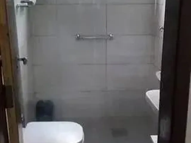 Imagem 2: Casa para Venda em Cuiabá, Barbado, 5 Dormitórios, 1 Suíte, 2 Banheiros, 3 Vagas