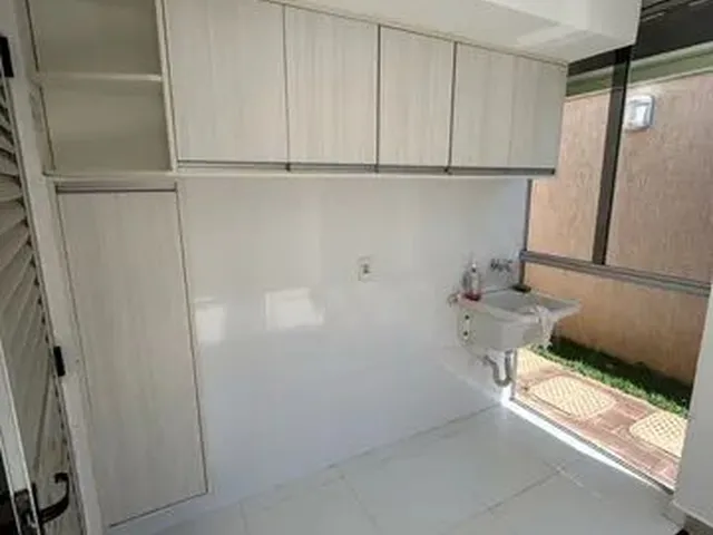 Imagem 2: Casa de 3 Quartos e Garagem Coberta com Conforto e Lazer no Jardins Mangueiral!