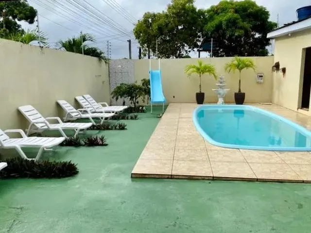 Imagem: A casa possui 3 Dormitórios, 1 Suíte, 3 Banheiros, 3