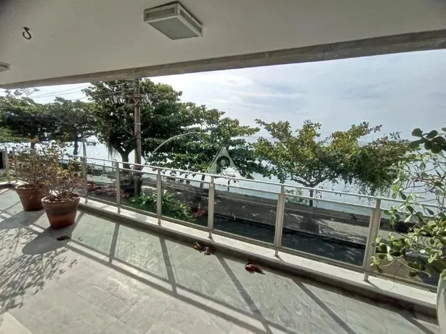 Imagem: Mansão Suspensa no Bairro Mais Seguro do
