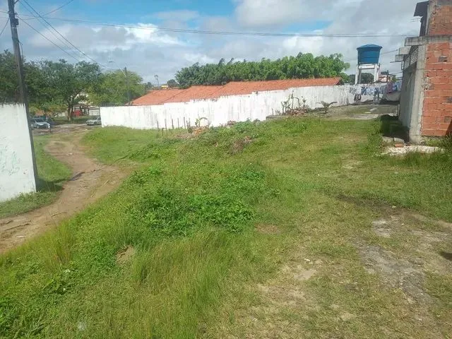 Imagem: A casa possui 1 Dormitório, 1 Banheiro, 1 Vaga na garagem,