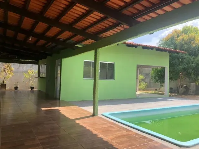 Imagem 1: Casa Grande com Piscina
