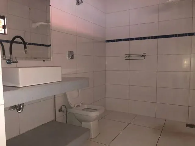 Imagem 7: Casa Grande com Piscina