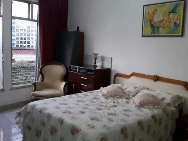 Imagem 4: Quarto Individual de Casal Confortável Grande de Frente no Flamengo