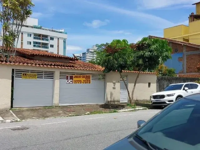Imagem: Casa nos Cavaleiros com 4 Quartos Sendo