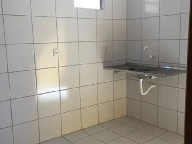 Imagem: Alugo Casa Ampla com Dois Quartos na Rua
