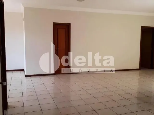Imagem 14: Casa para Aluguel, 3 Quartos, 3 Suítes, 4 Vagas, Morada da Colina - Uberlândia/Mg
