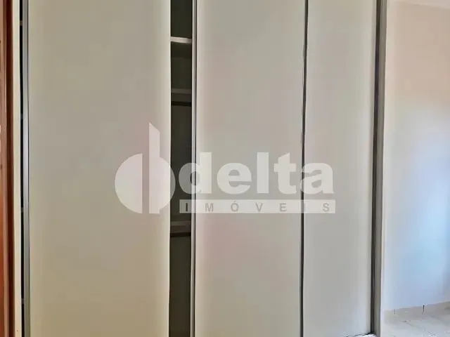 Imagem 6: Casa para Aluguel, 3 Quartos, 3 Suítes, 4 Vagas, Morada da Colina - Uberlândia/Mg