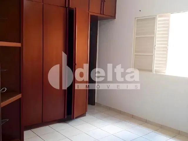 Imagem 12: Casa para Aluguel, 3 Quartos, 3 Suítes, 4 Vagas, Morada da Colina - Uberlândia/Mg