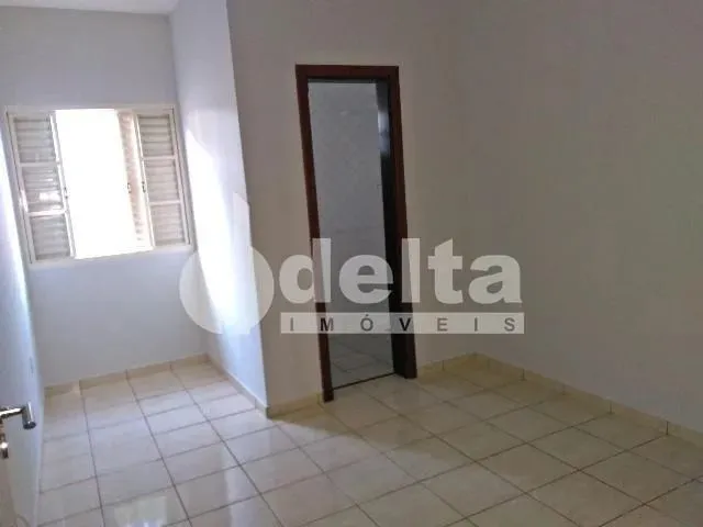 Imagem 16: Casa para Aluguel, 3 Quartos, 3 Suítes, 4 Vagas, Morada da Colina - Uberlândia/Mg