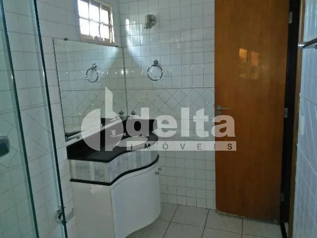 Imagem 7: Casa para Aluguel, 3 Quartos, 3 Suítes, 4 Vagas, Morada da Colina - Uberlândia/Mg