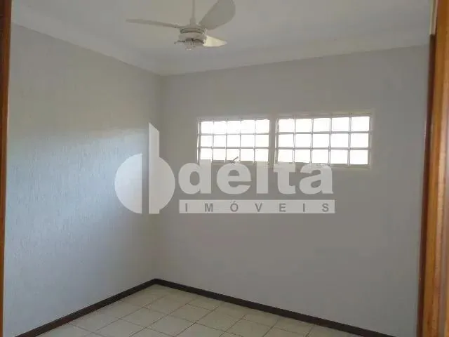 Imagem 3: Casa para Aluguel, 3 Quartos, 3 Suítes, 4 Vagas, Morada da Colina - Uberlândia/Mg