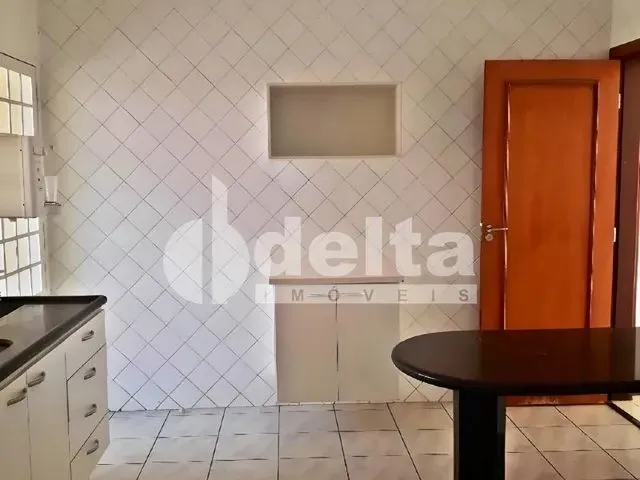 Imagem 11: Casa para Aluguel, 3 Quartos, 3 Suítes, 4 Vagas, Morada da Colina - Uberlândia/Mg