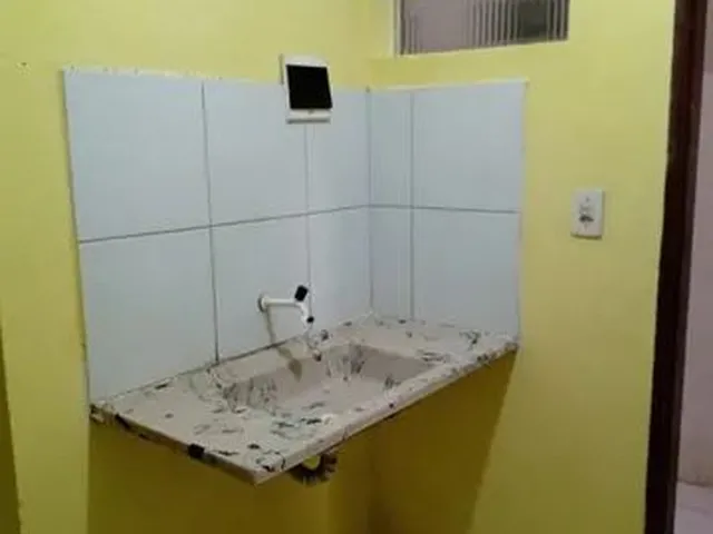 Imagem 2: Casa 1/4 Kitinet com Água e Luz Incluso