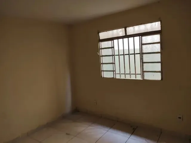 Imagem 2: Casa de Fundos 3Qtos Itapoã