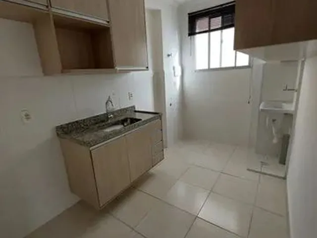 Imagem: O apartamento possui 2 Dormitórios, 1 Banheiro, 1 Vaga na