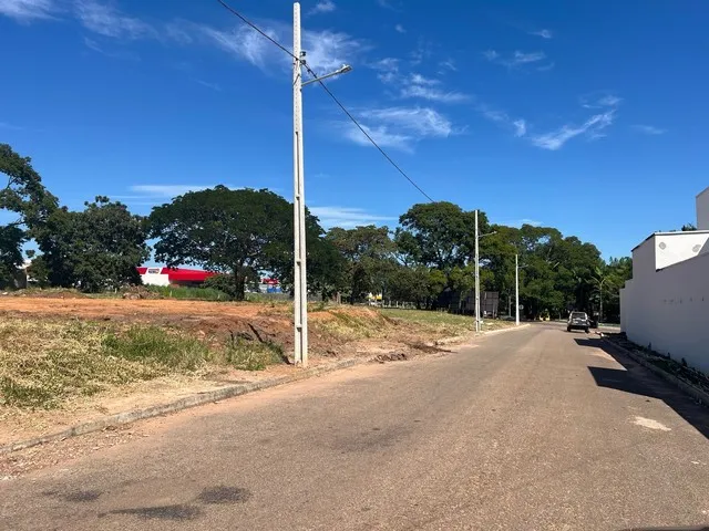 Imagem: Área Residencial/Comercial Próximo Ao