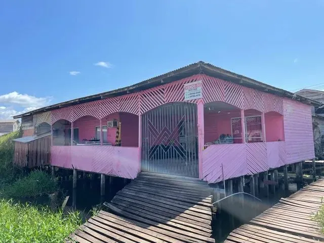 Imagem: A casa possui 3 Dormitórios, 1 Banheiro, 1 Vaga na