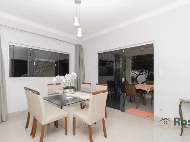 Imagem 7: Sobrado à Venda, com 3 Quarto(s) sendo 2 suítes, no Bairro Santa Rosa, próximo ao