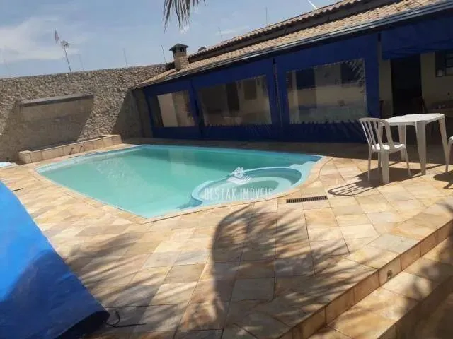 Imagem: Casa com 2 Dormitórios À Venda, 260 M²