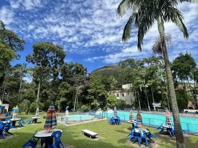 Imagem: A casa em condomínio possui 4 Dormitórios, 4 Banheiros, 1